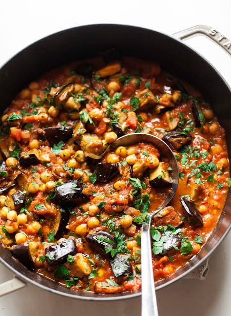 Aubergine & Chickpeas (V)